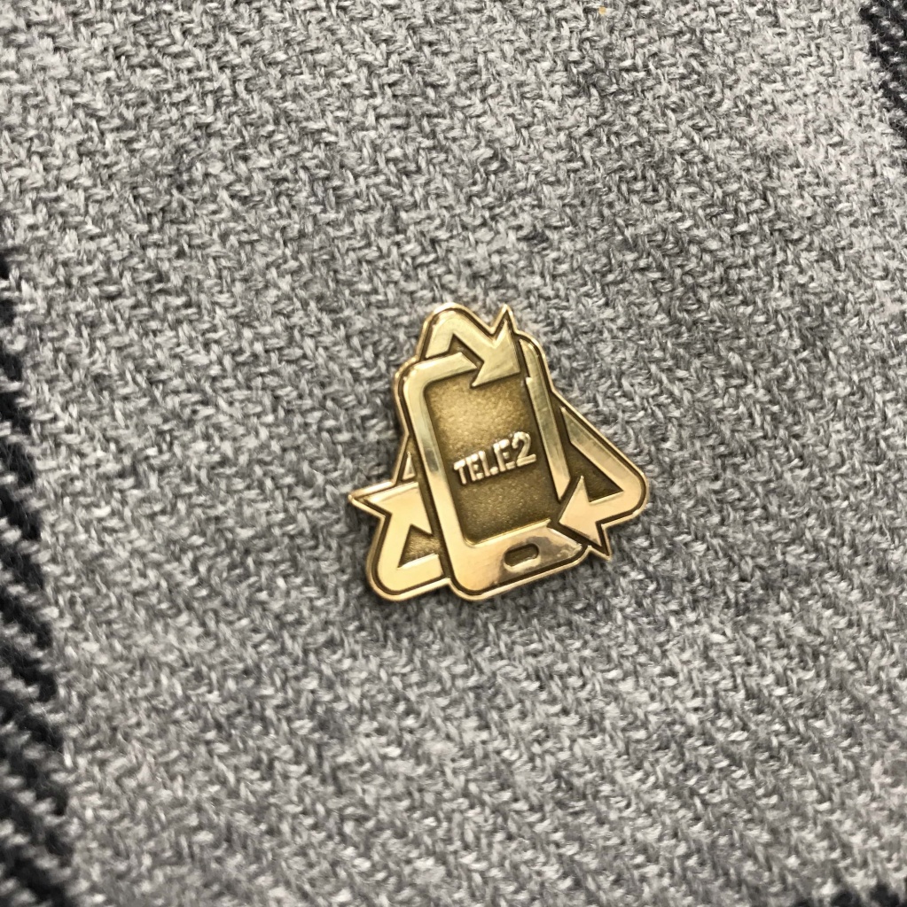 Tele2_Eco project lapel pin.jpg